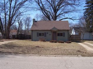 116 Bradley St, Dowagiac, MI 49047