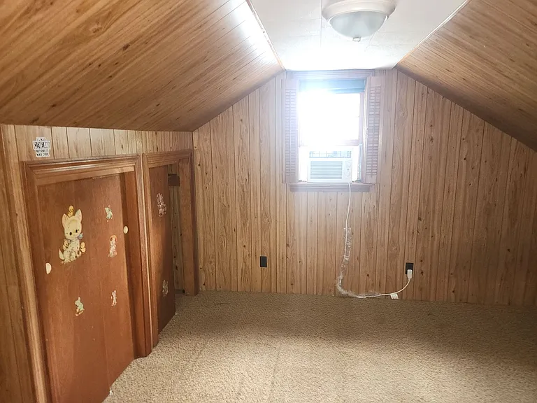 571 Lovers Ln — Photo 9
