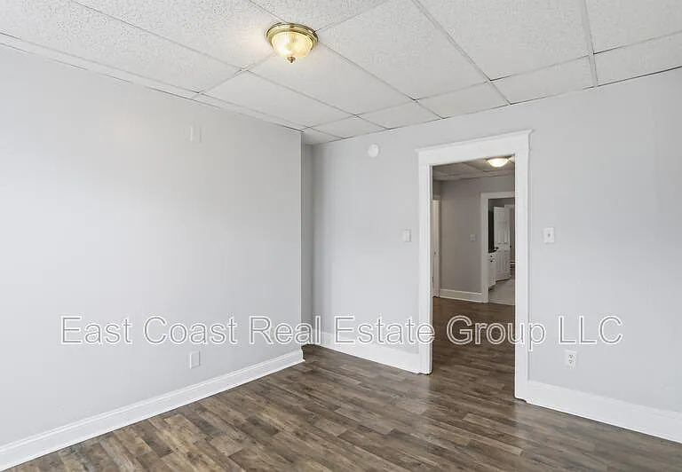 207 N Mulberry St — Photo 3