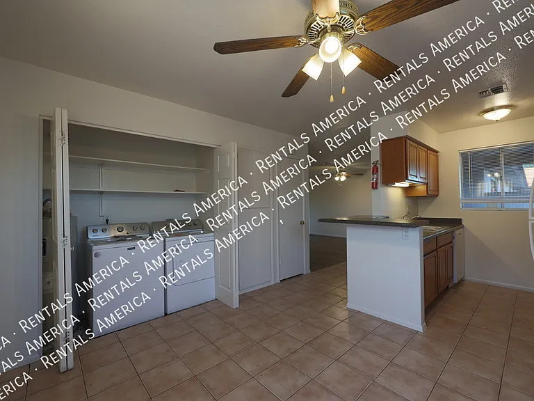 9029 W Elm St #8 — Photo 10