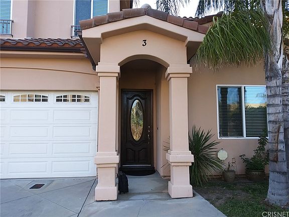 2nd image of 13601 Glenoaks Blvd Unit 3