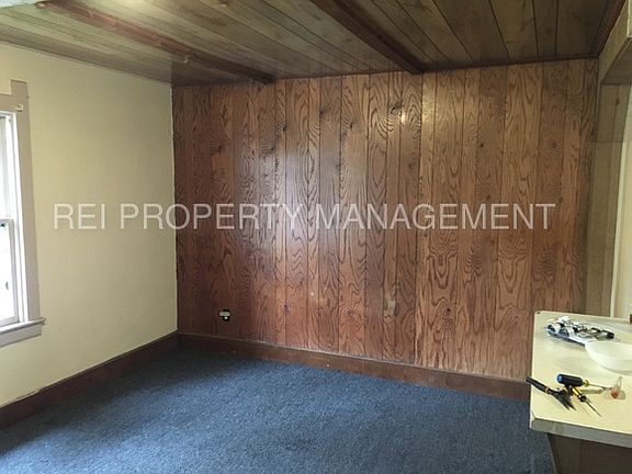 3rd image of 1015 W Holmes St