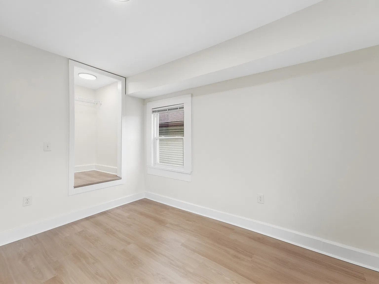 3 bed, 1.5 bath, 1400 sqft, $1,875 — Photo 3
