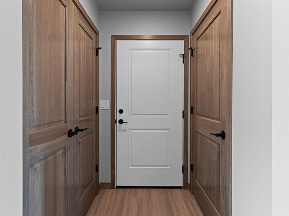 5th image of 129 Evergreen Ln