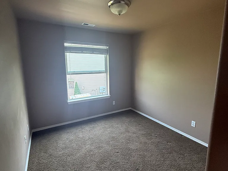 1306 Edinborough Ct — Photo 5