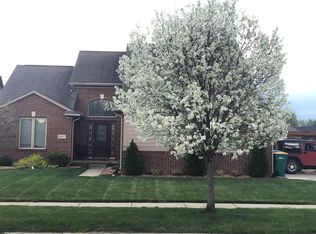 36710 Haley Dr, New Baltimore, MI 48047