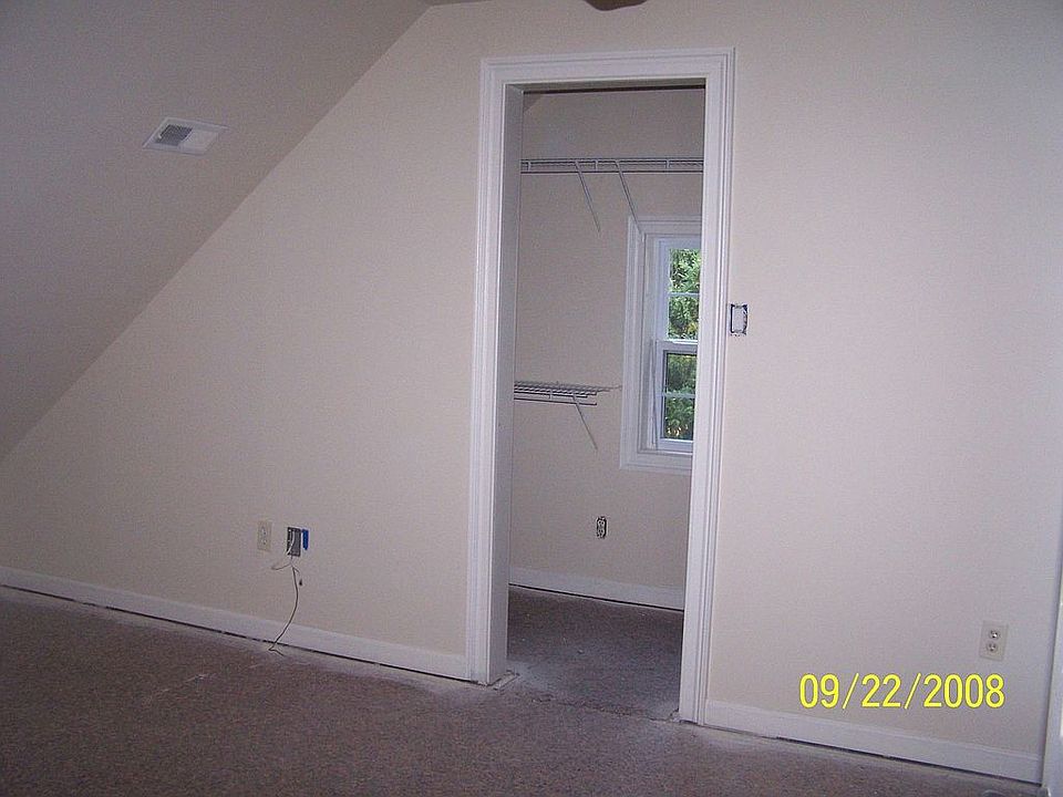 2nd image of 1626 Cliff Dr