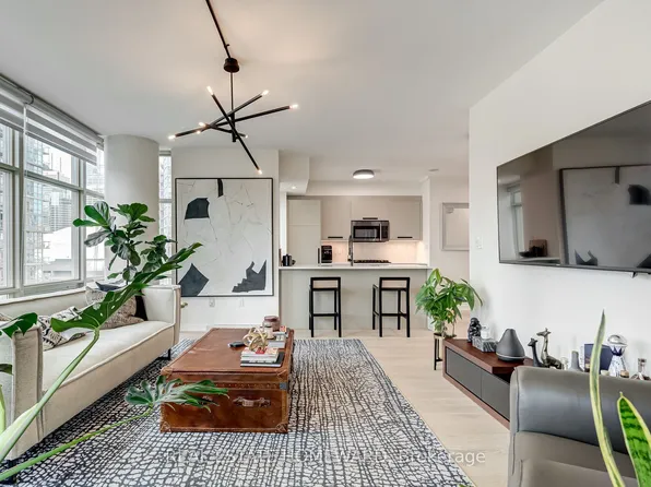35 Mariner Ter, Toronto, ON