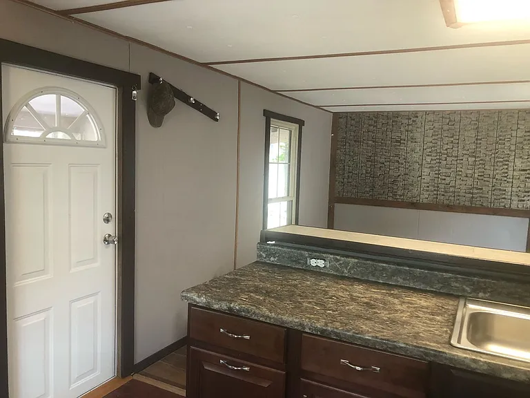 809 Newark St — Photo 32