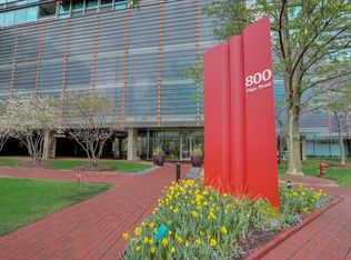 800 Elgin Rd APT 1220, Evanston, IL 60201