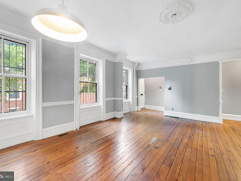 641 N 16th St #1R — Photo 4