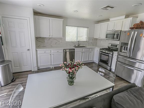 2nd image of 7417 Scottish Castle Ave