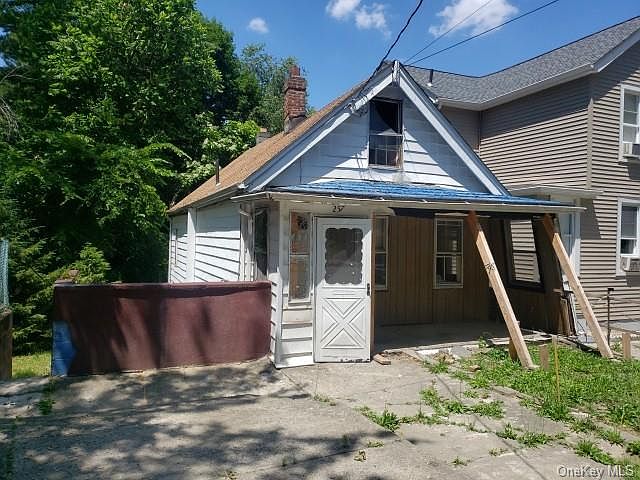 1st image of 257 Gidney Ave