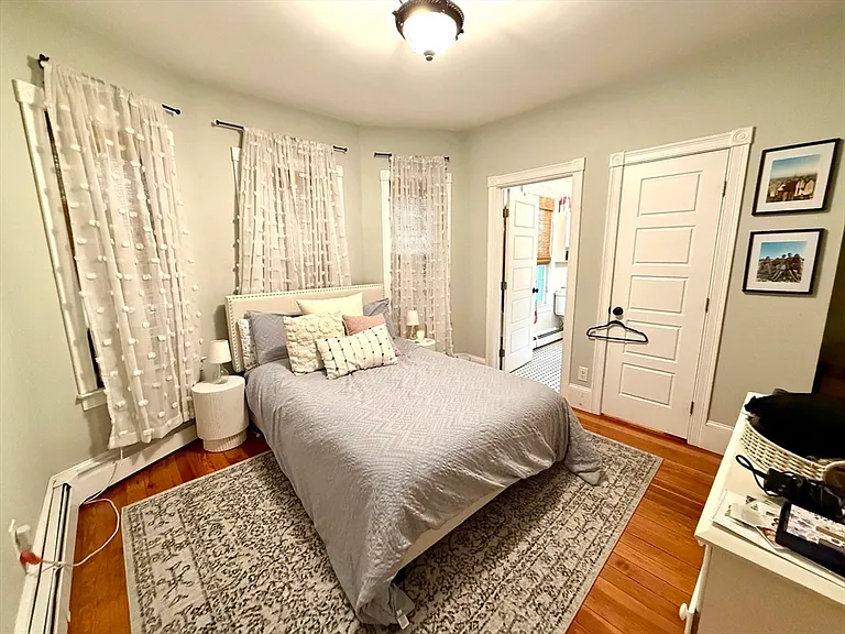 244 W 3rd St #2 — Photo 9