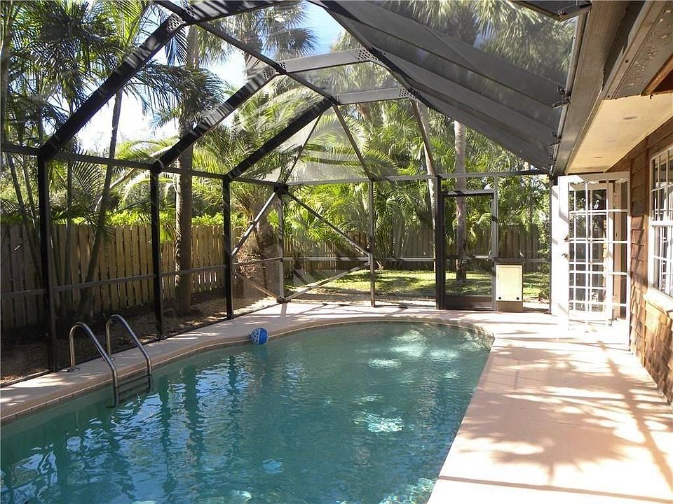 1st image of 706 Turtle Cove Ln