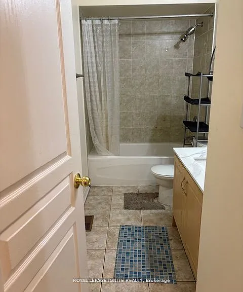 11 Curran Hall Cres — Photo 20