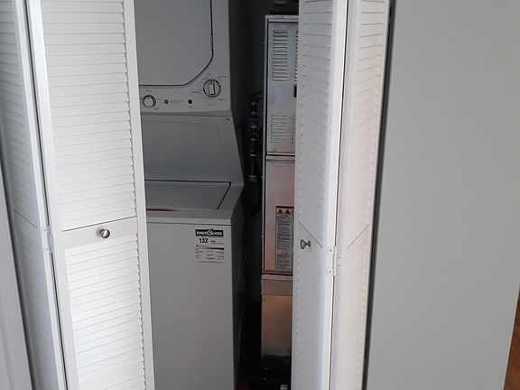 5th image of 1500 W Pratt Blvd #2F