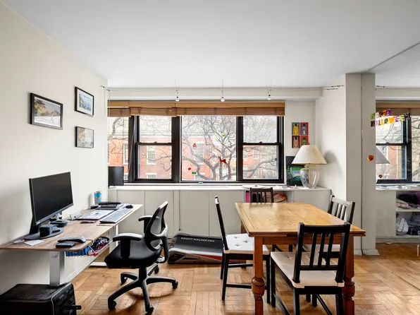 230 East 15th Street 3N image 1 of 7