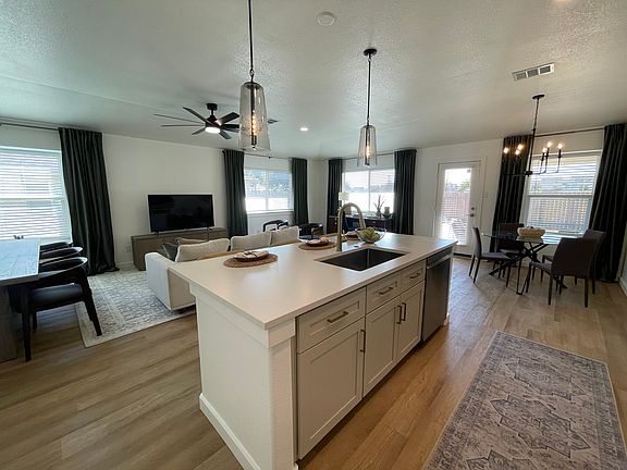 3rd image of 1303 Logan Dr