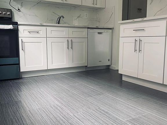 2nd image of 13-19 Bell Blvd #2