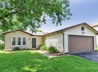 210 Homewood Dr, Bolingbrook, IL