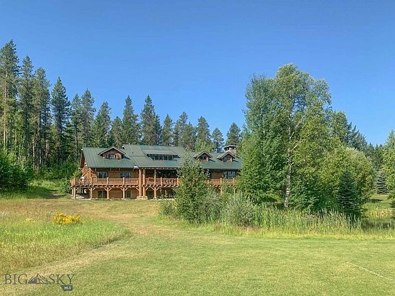 2nd image of 300 Desert Lodge Rd
