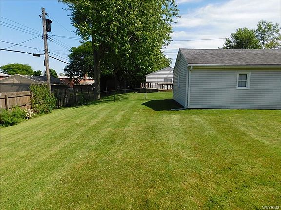 5th image of 51 Mosher Dr