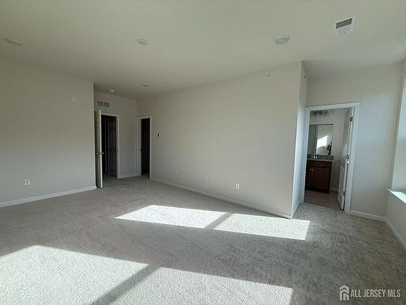 5th image of 616 Sadie Cir