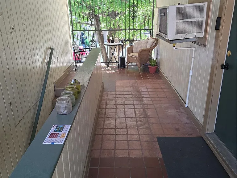 301 Avondale St #28 — Photo 8