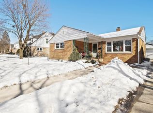 5726 N Argyle Ave, Glendale, WI 53209