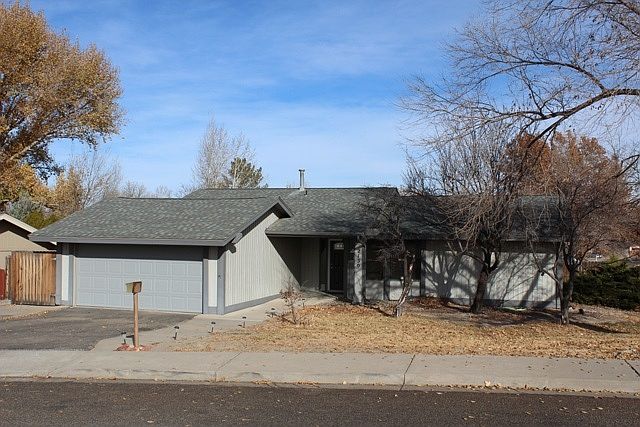 1st image of 2130 Sandalwood Ct