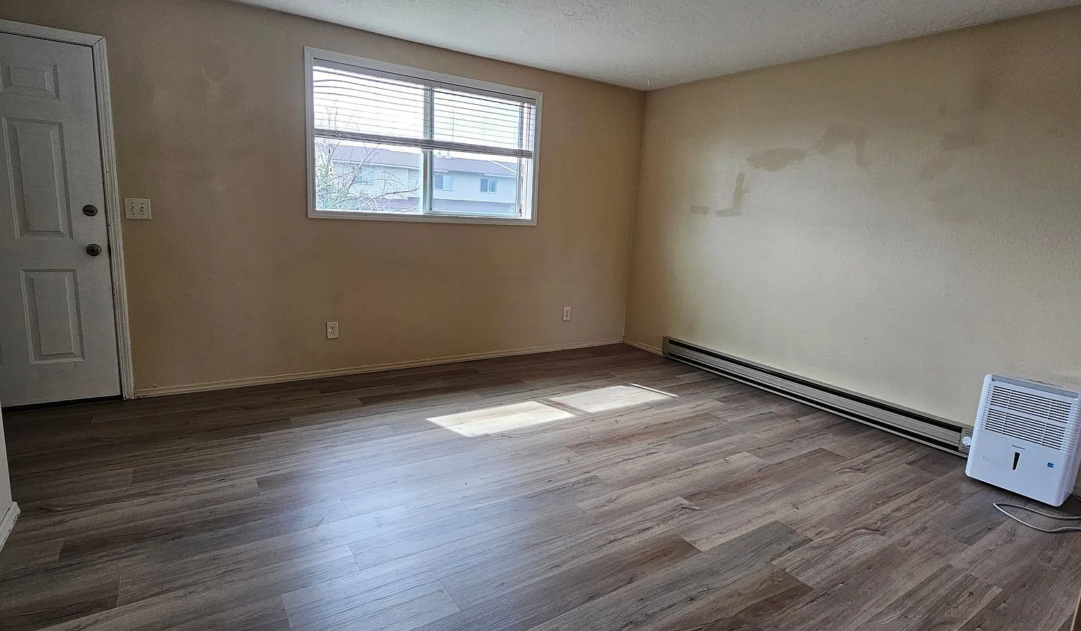 2 Bed 1 Bath Home Available in Heart of Belgrade! — Photo 3