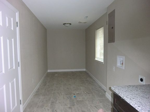 5th image of 1338 Village Circle Dr