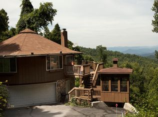 140 Raven Crest Ln, Whittier, NC 28789