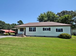 1222 N 8th St, Stilwell, OK 74960