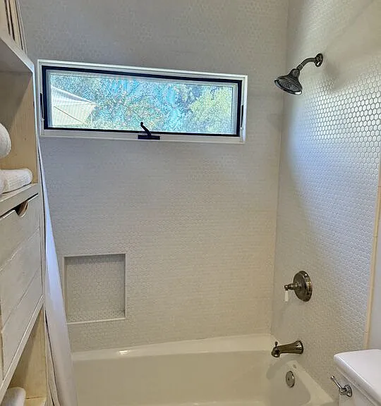 220 France Cir — Photo 23