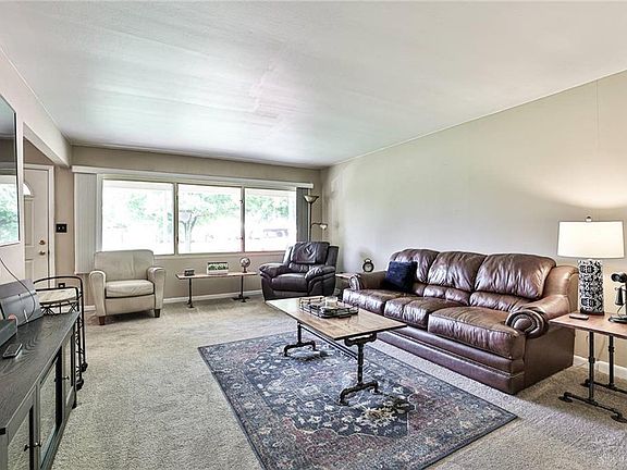 5th image of 4441 Beecher Ave