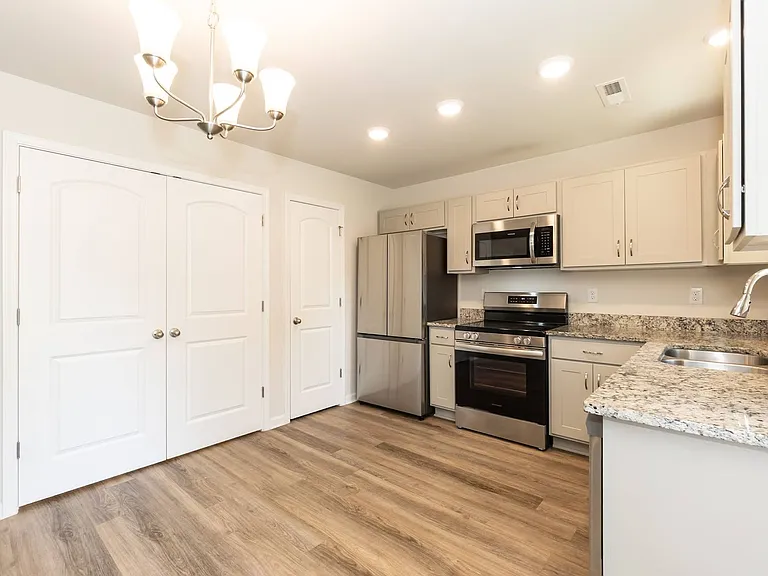 1108 Hugh St — Photo 16
