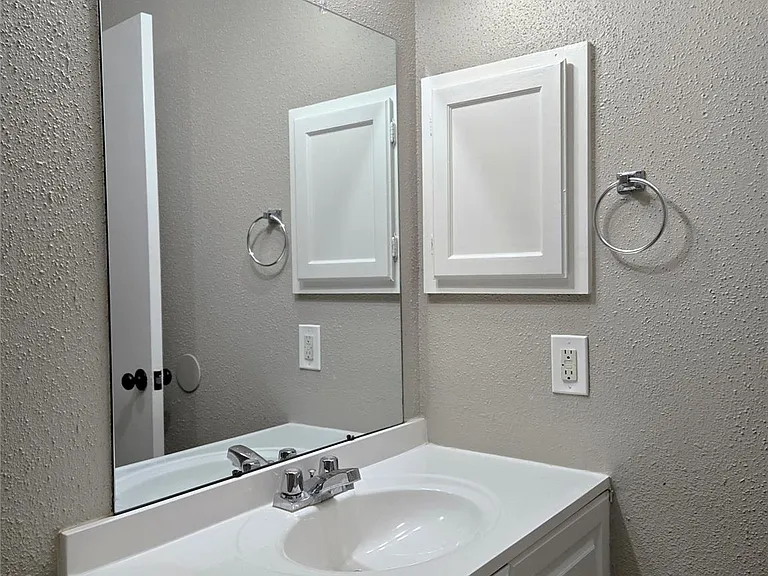 24015 Farm Hill Rd — Photo 14