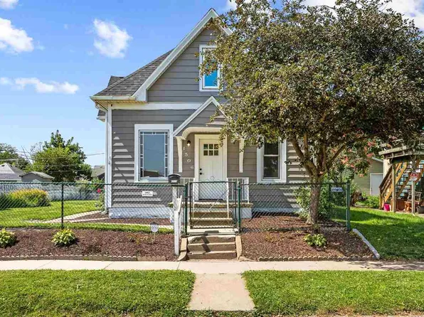 1506 Hamilton St SW, Cedar Rapids, IA 52404