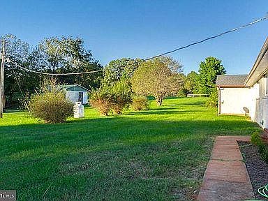 3rd image of 7331 Greenwood Ln