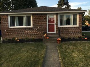 90 Angelacrest Ln, Buffalo, NY 14224