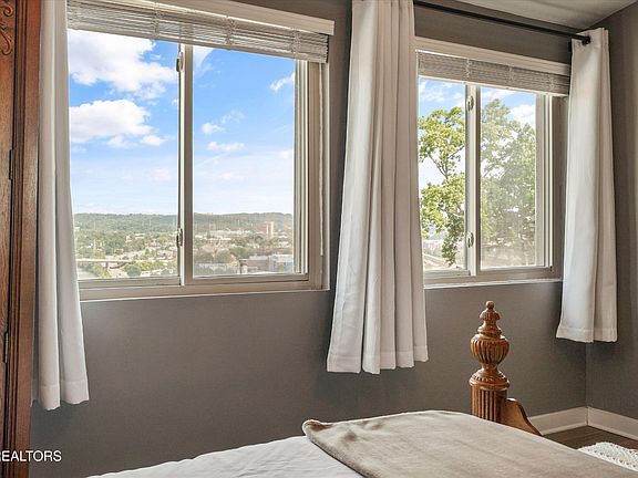 5th image of 1858 Cherokee Bluff Dr #35