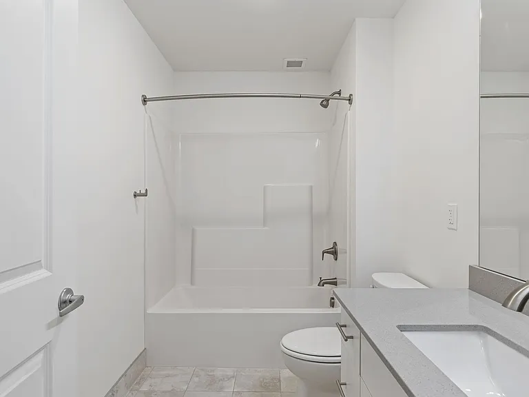 501 S Capitol Ave — Photo 93