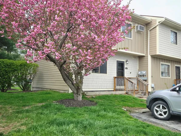 5901 Chelsea Cove N, Hopewell Junction, NY 12533