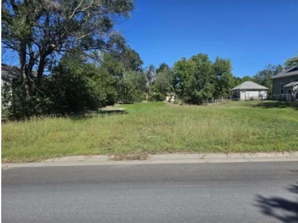 410 W Grant St, Walton, KS 67151