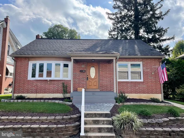 211 Park Ave, Ephrata, PA 17522