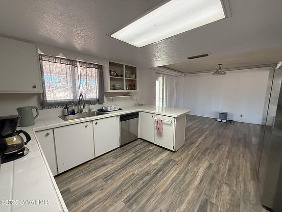 5th image of 3781 Carol Lane