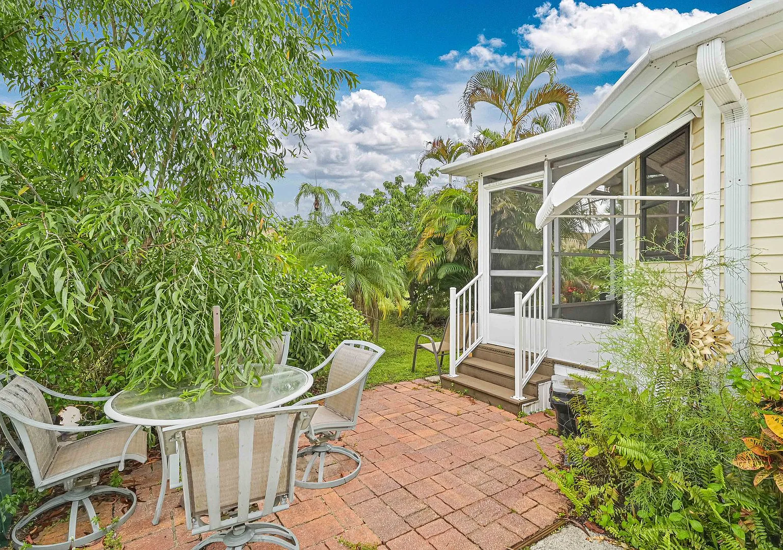 Now Available - 1/1 Manufactured Home In Estero! — Photo 3