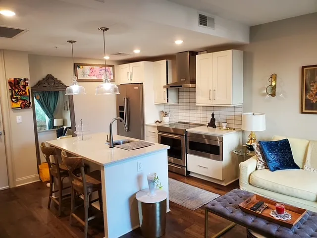1 bed, 596 sqft, $1,750 — Photo 3